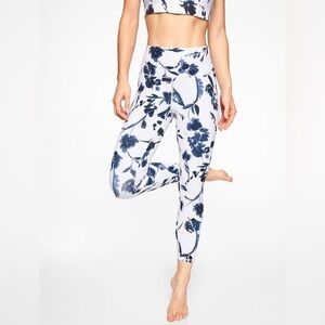 Athleta Water Flower 7/8 Tight